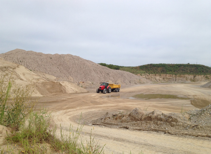 An image of the 20 ton off-road dump trailer in a pit