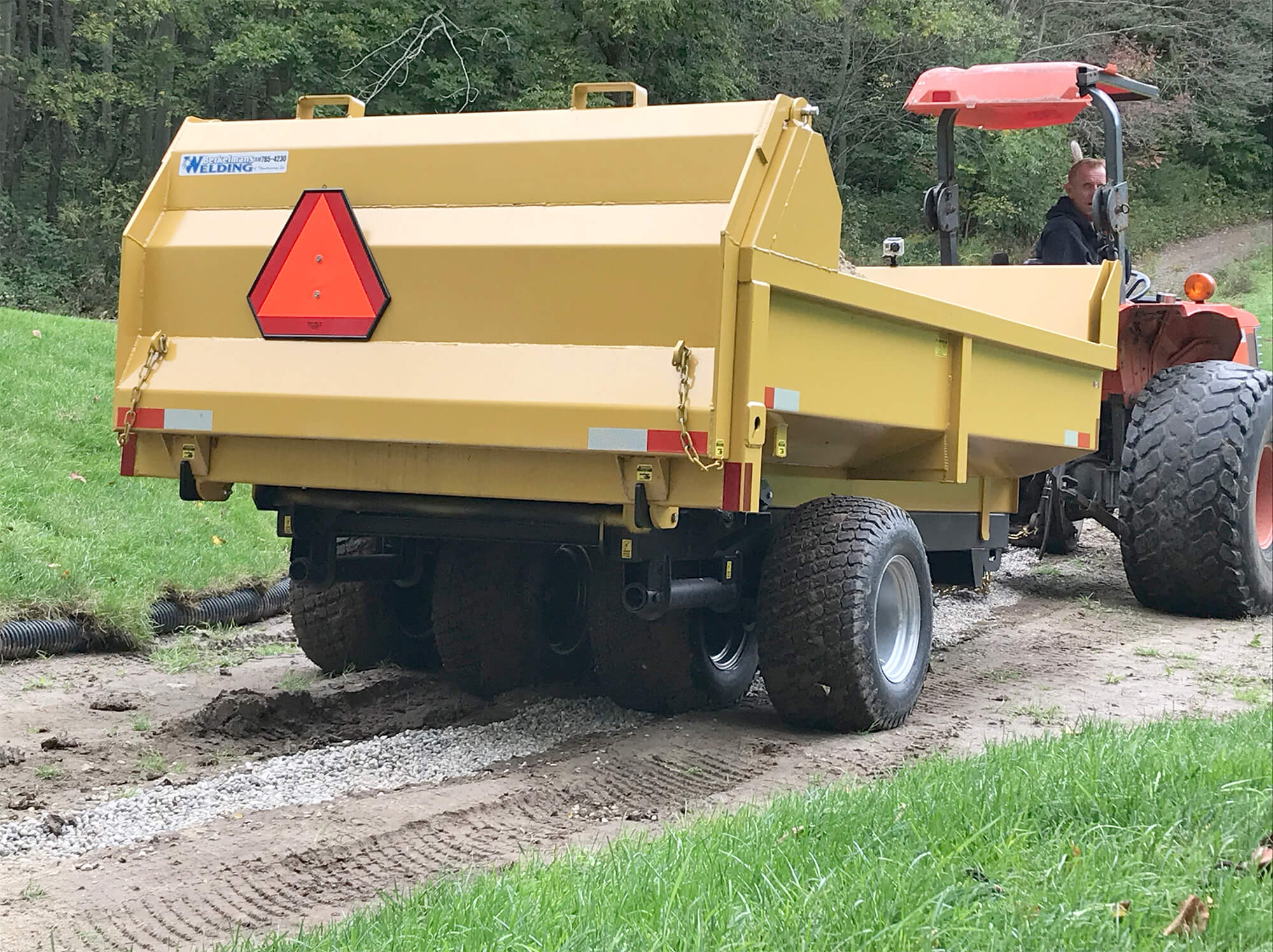 an image of the back of the 5 ton turf dumper trailer