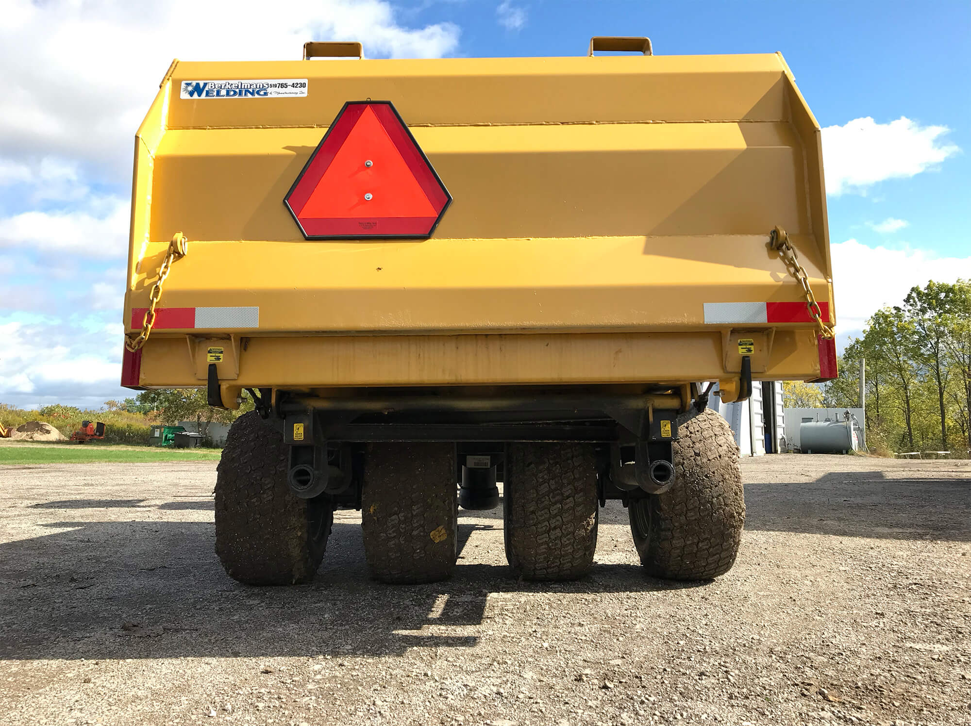 an image of the back of the turf dumper trailer